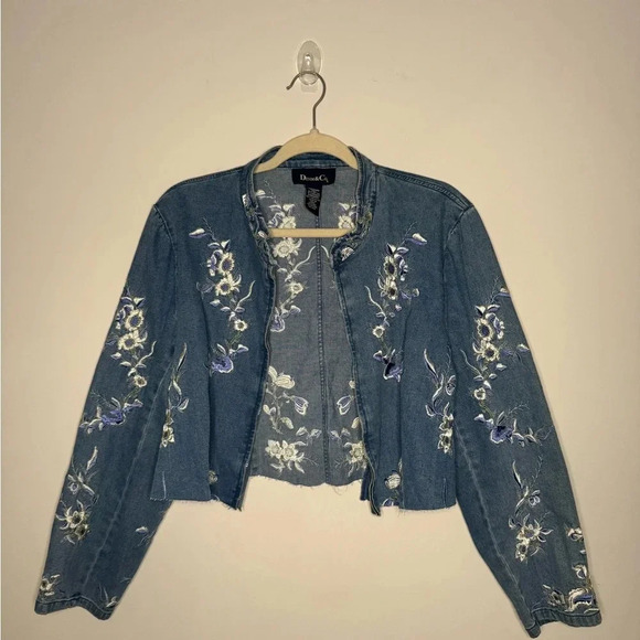 VTG Denim & Co. Cottage Core Denim Jacket 
 Blue Floral Embroidered Cotton - Picture 4 of 15